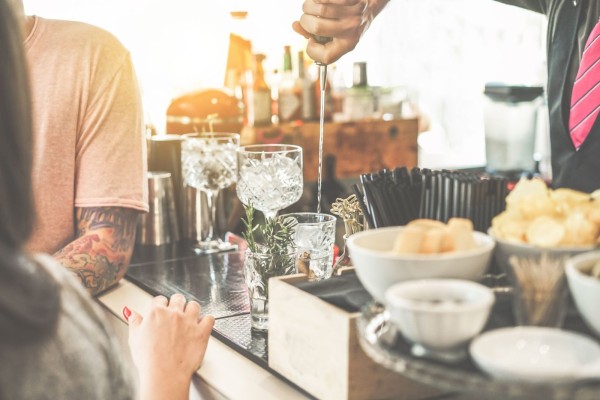 bartender making drinks